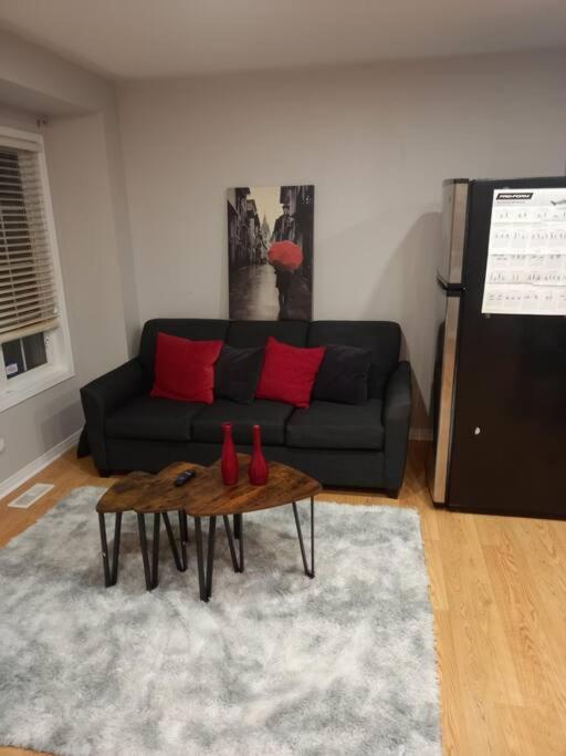 Adorable Private Suite In Ajax, Unique 2 Story Екстер'єр фото